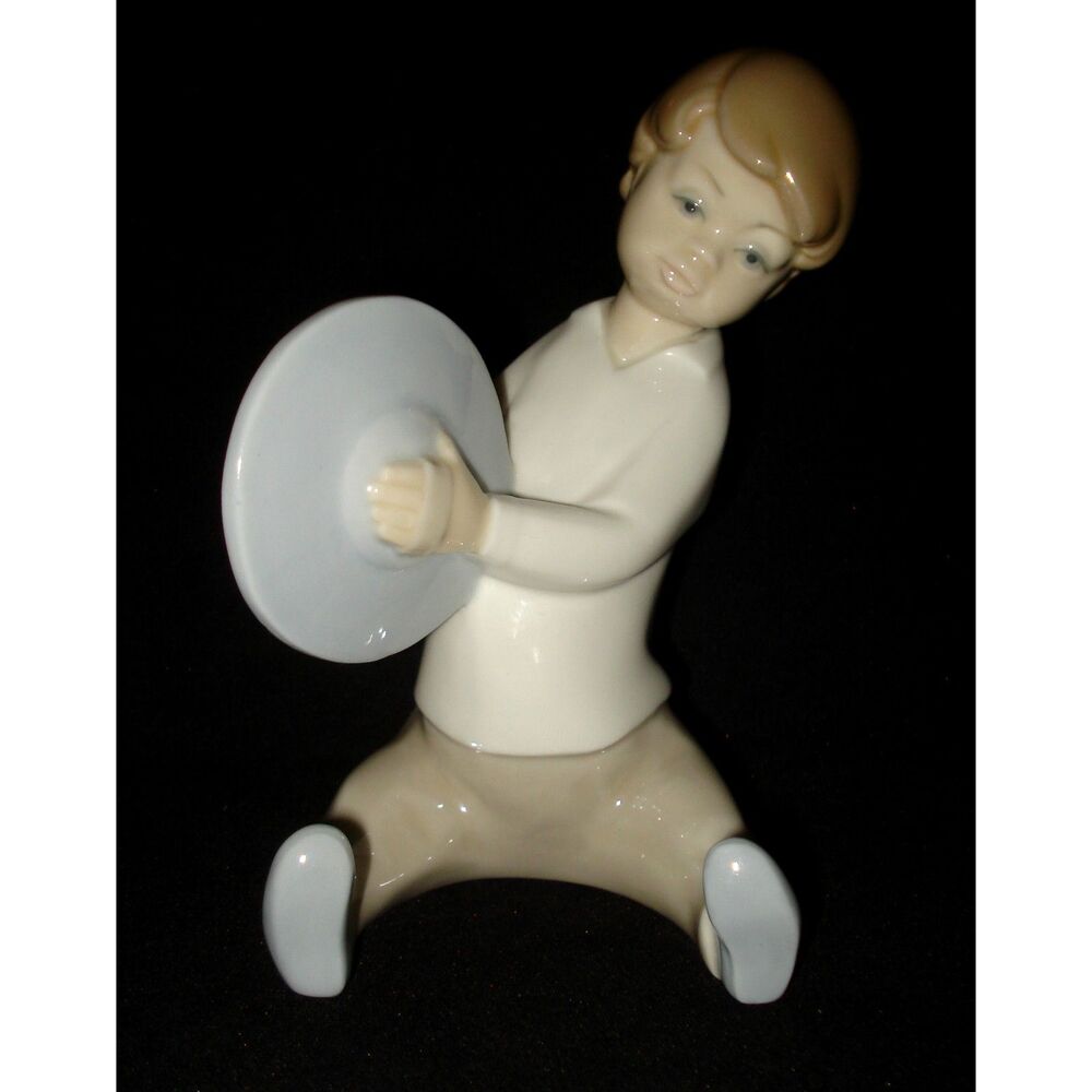 LLADRO Boy playing Cymbal Glazed Porcelain Figurine # 4613 Retired 1979 Mint
